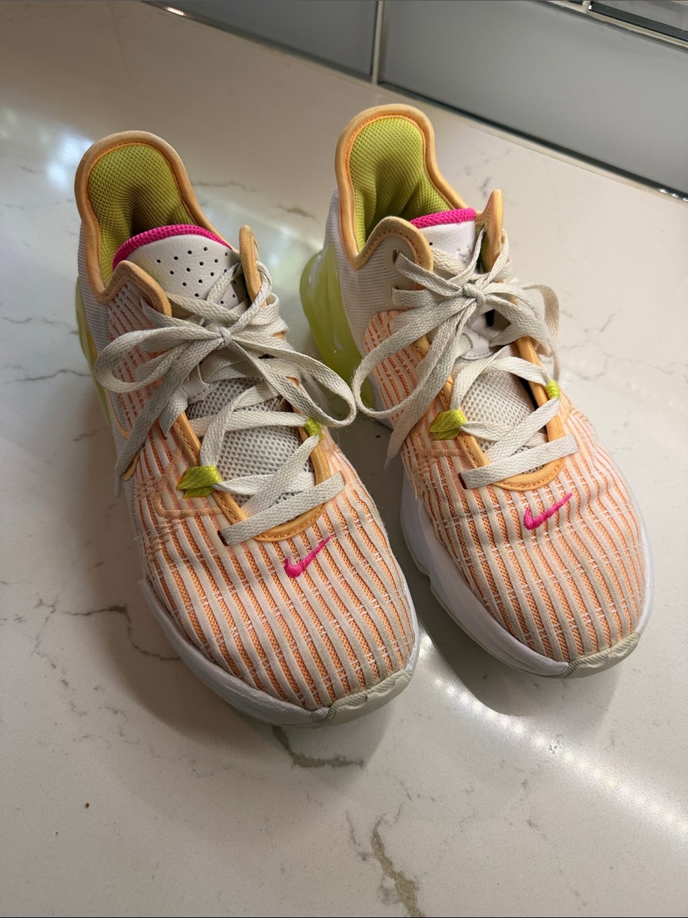 Discontinued Nike Mens LeBron Witness 6